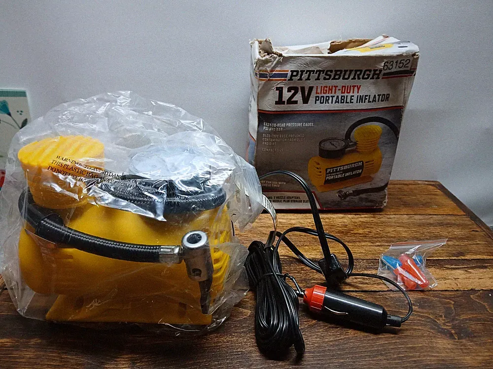 Pittsburgh 12 Volt 150 PSI Portable Inflator Item # 63152 Air Compressor Yellow